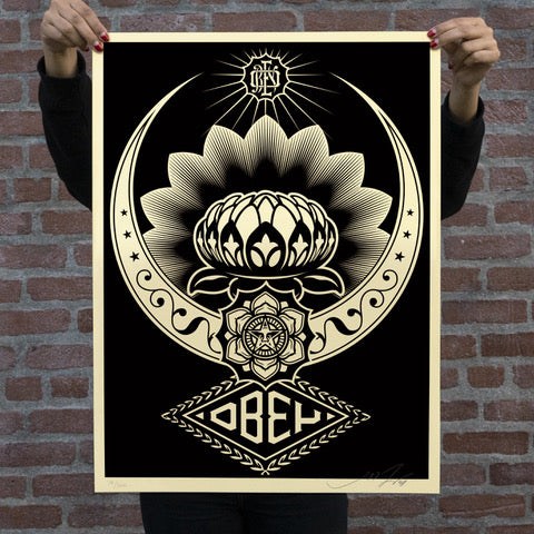 Lotus Ornament (Black)